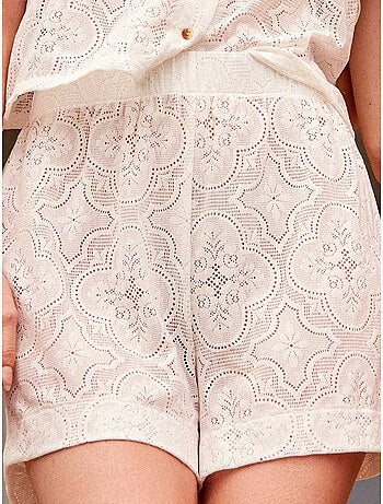 Pantalón corto short en tejido de encaje elástico