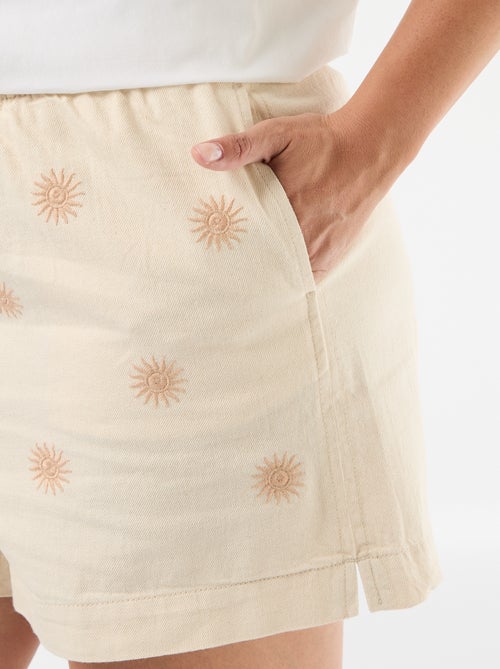 Pantalón corto sin teñir con bordados de sol - Kiabi