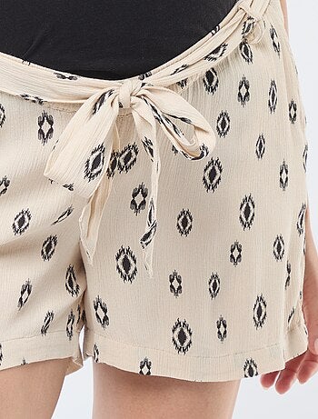 Pantalón corto vaporoso de premamá 'Only'