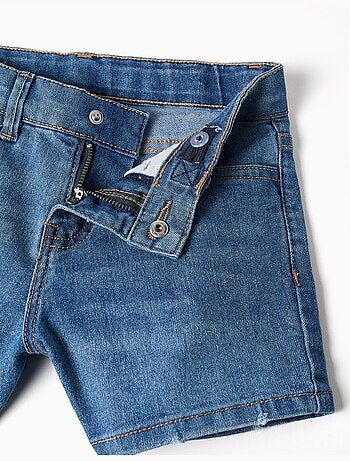 Pantalón corto vaquero ajustado con cinco bolsillos