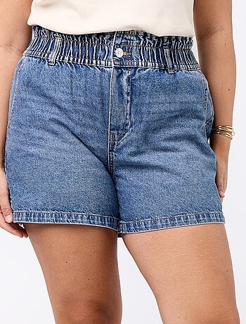Pantalón corto vaquero con bolsillos