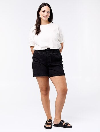 Pantalón corto vaquero con bolsillos