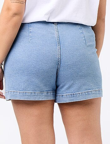Pantalón corto vaquero con bolsillos trenzados