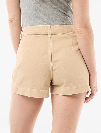 Pantalón corto vaquero con bolsillos trenzados