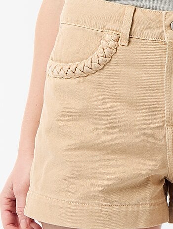 Pantalón corto vaquero con bolsillos trenzados