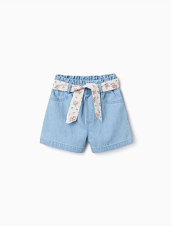 Pantalón corto vaquero con cinturón floral