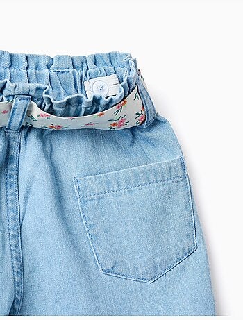 Pantalón corto vaquero con cinturón floral