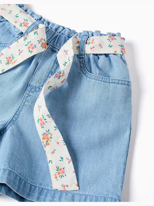 Pantalón corto vaquero con cinturón floral - Kiabi Pantalón corto vaquero con cinturón floral - Kiabi