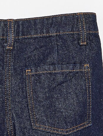 Pantalón corto vaquero con efecto plisado