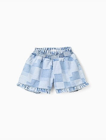 Pantalón corto vaquero con estampado de cuadros y volantes