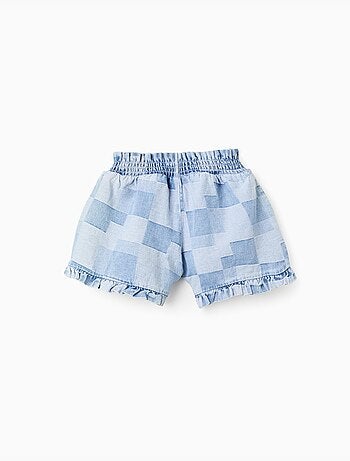 Pantalón corto vaquero con estampado de cuadros y volantes