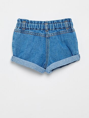 Pantalón corto vaquero con motivo de corazón