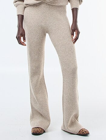 Pantalón de canalé en material suave