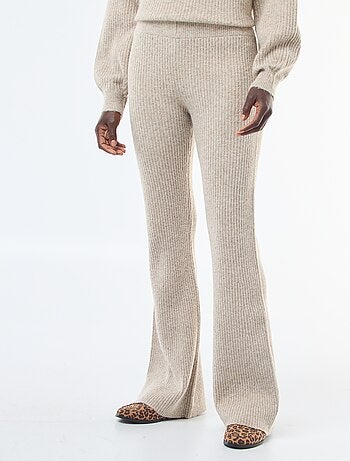 Pantalón de canalé en material suave