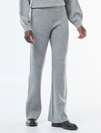 Pantalón de canalé en material suave