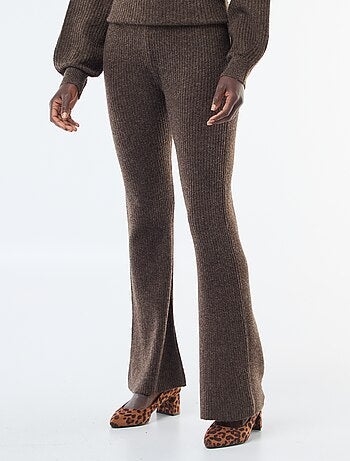 Pantalón de canalé en material suave