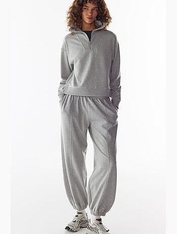 Pantalón de chándal de corte globo, perchado, con detalle de costuras penti