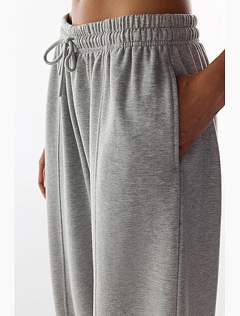 Pantalón de chándal de corte globo, perchado, con detalle de costuras penti