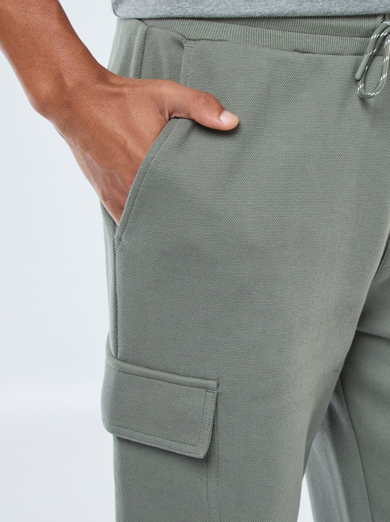 Pantalón de chándal multibolsillos liso Verde - Kiabi