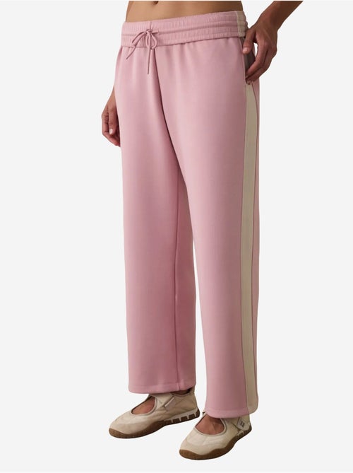 Pantalón de chándal silky feel con cintura normal y paneles penti - Kiabi Pantalón de chándal silky feel con cintura normal y paneles penti - Kiabi
