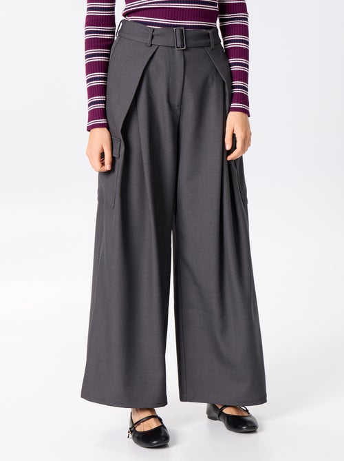 Pantalón de corte ancho y tiro alto con bolsillos de solapa - Kiabi
