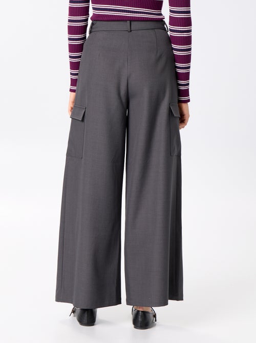 Pantalón de corte ancho y tiro alto con bolsillos de solapa - Kiabi