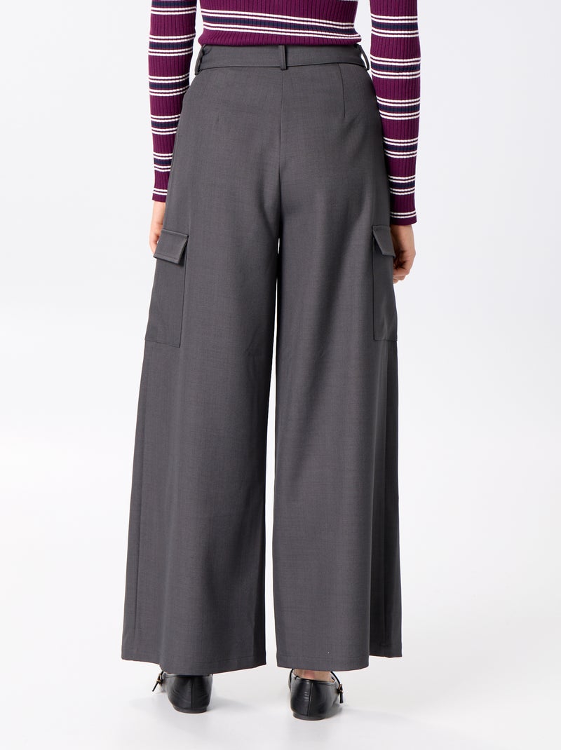 Pantalón de corte ancho y tiro alto con bolsillos de solapa Gris - Kiabi