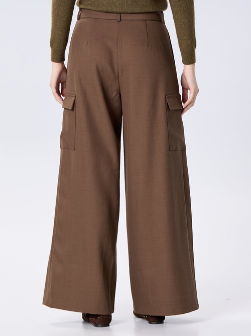 Pantalón de corte ancho y tiro alto con bolsillos de solapa - Kiabi