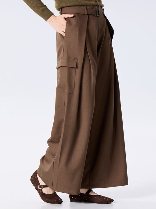 Pantalón de corte ancho y tiro alto con bolsillos de solapa - Kiabi
