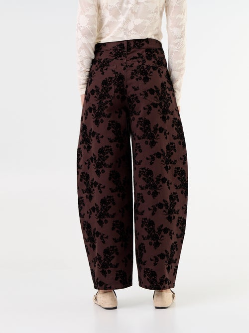 Pantalón de corte barrel con flocado - Kiabi