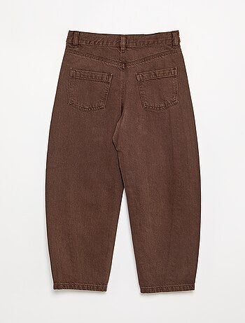 Pantalón de corte barrel con tachuelas