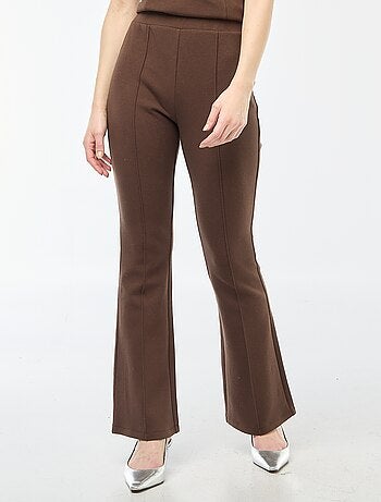 Pantalón de corte flare en felpa ligera