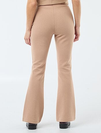 Pantalón de corte flare en felpa ligera