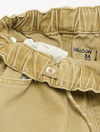 Pantalón de corte globo con bolsillos cargo