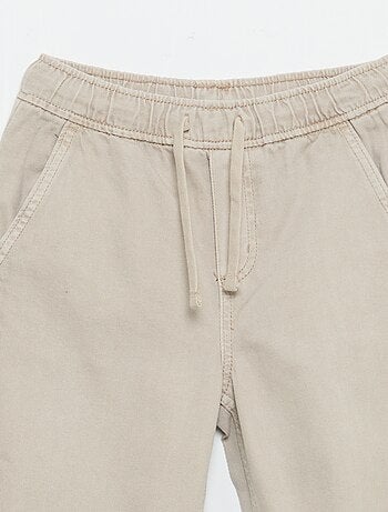 Pantalón de corte relajado con cintura elástica