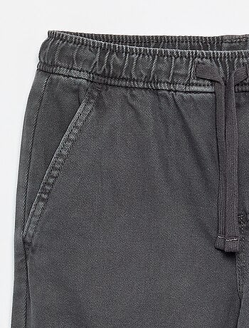 Pantalón de corte relajado con cintura elástica