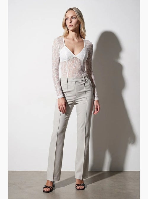 Pantalón de crepé de mujer de tiro medio y pernera ancha dilvin - Kiabi Pantalón de crepé de mujer de tiro medio y pernera ancha dilvin - Kiabi