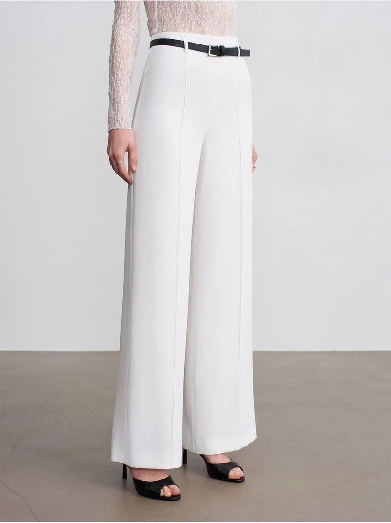 Pantalón de crepé de pernera ancha con cinturón Blanco roto - Kiabi