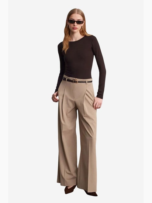 Pantalón de crepé de pernera ancha con cinturón para mujer dilvin - Kiabi Pantalón de crepé de pernera ancha con cinturón para mujer dilvin - Kiabi