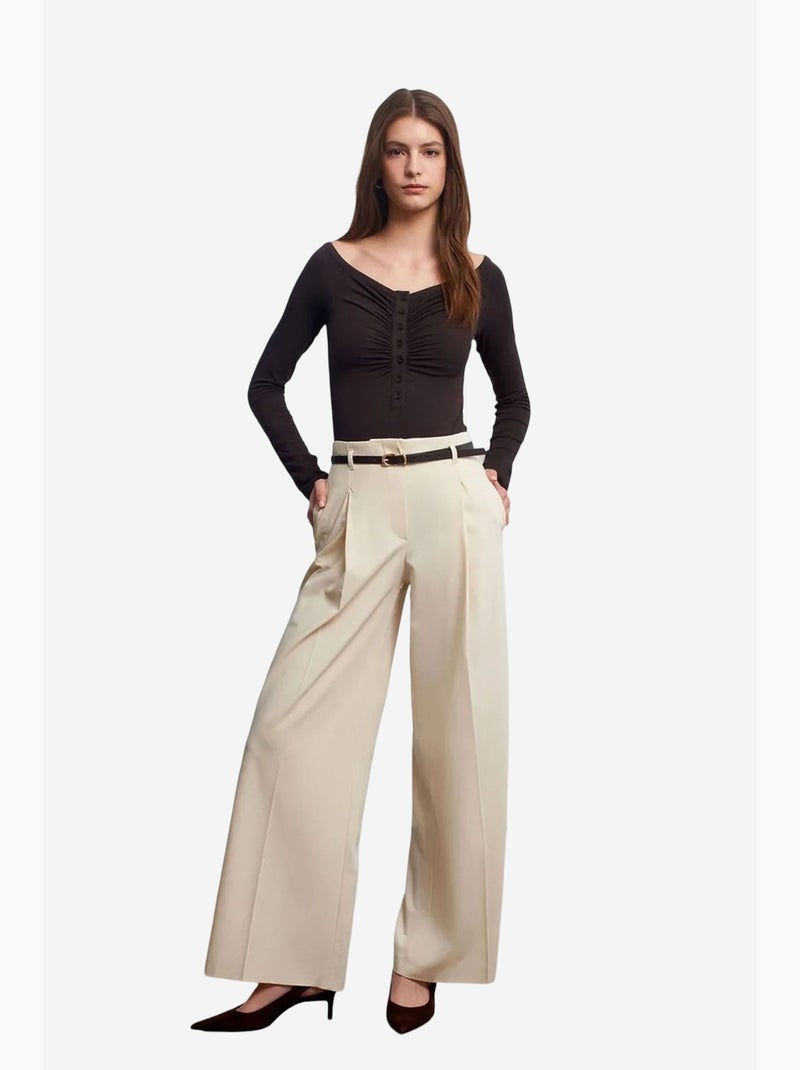 Pantalón de crepé de pernera ancha con cinturón para mujer dilvin Crema - Kiabi
