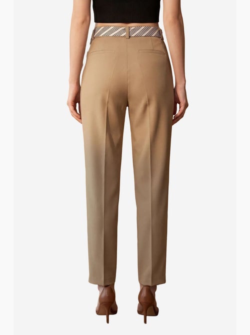Pantalón de crepé de pierna recta y tiro alto con cinturón my fashion - Kiabi Pantalón de crepé de pierna recta y tiro alto con cinturón my fashion - Kiabi
