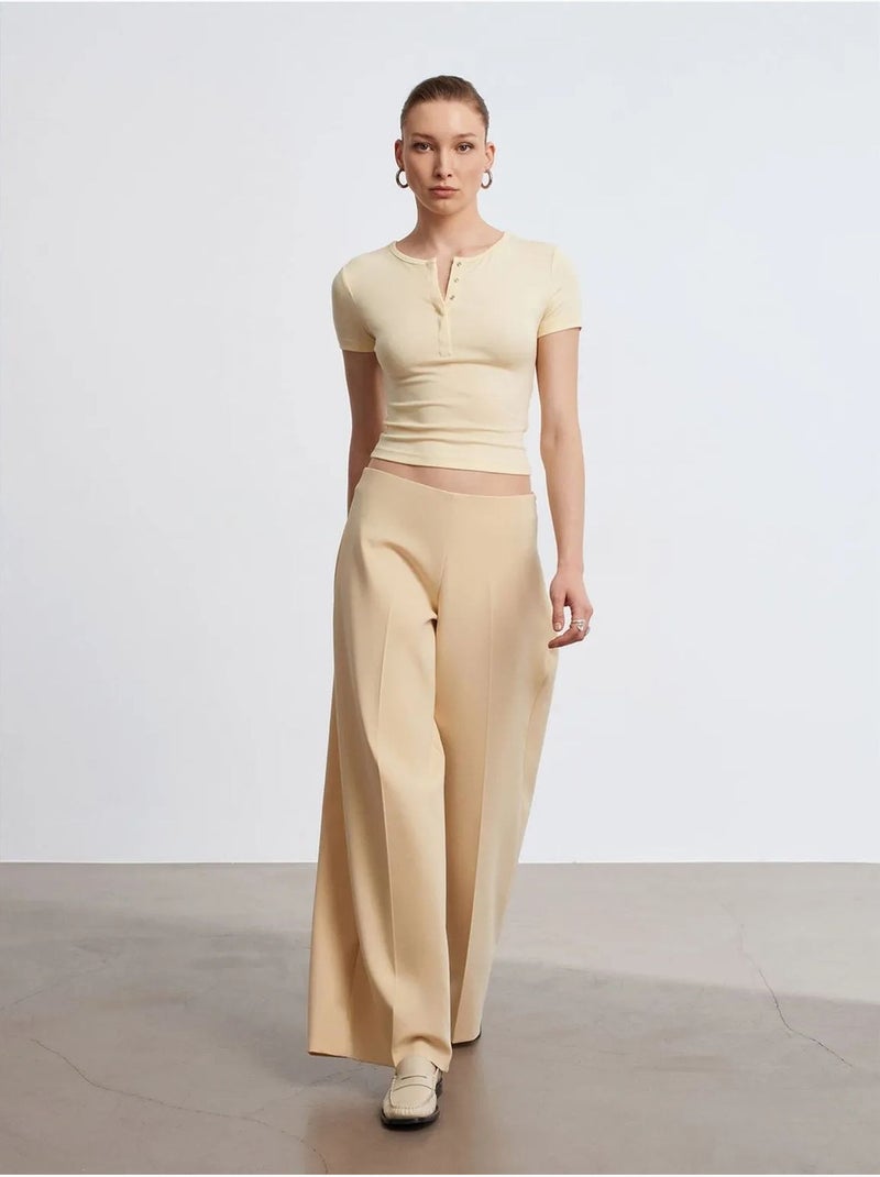 Pantalón de crepé de tiro alto y pernera ancha Beige - Kiabi