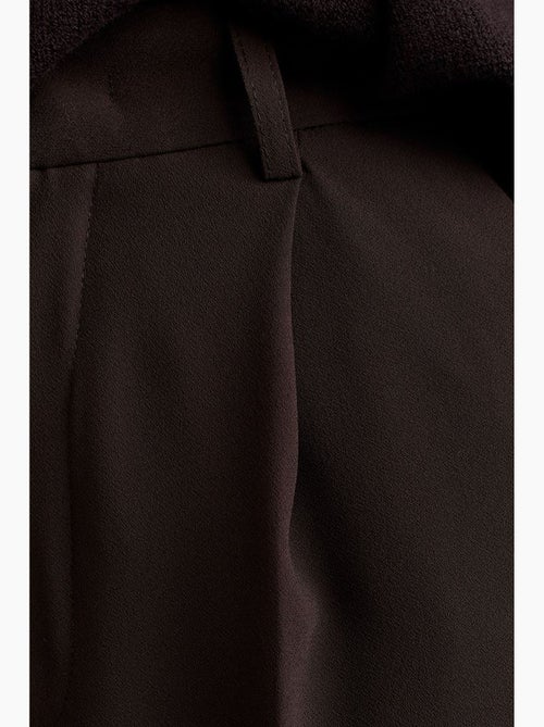 Pantalón de crepé de tiro alto y pernera ancha dilvin - Kiabi Pantalón de crepé de tiro alto y pernera ancha dilvin - Kiabi