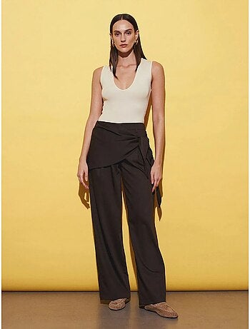 Pantalón de crepé de tiro alto y pernera ancha dilvin