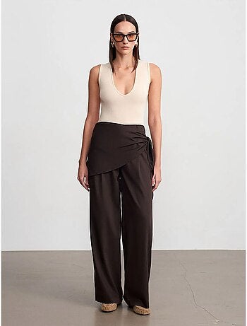 Pantalón de crepé de tiro alto y pernera ancha dilvin