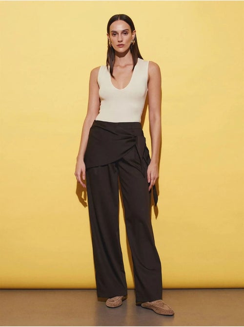 Pantalón de crepé de tiro alto y pernera ancha dilvin - Kiabi Pantalón de crepé de tiro alto y pernera ancha dilvin - Kiabi