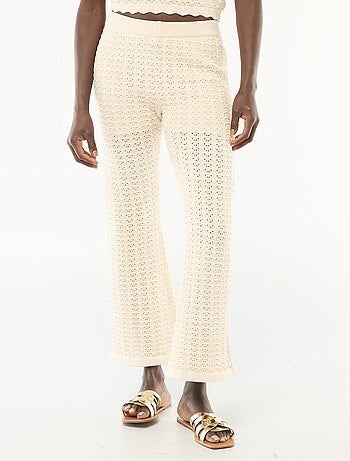 Pantalón de croché acampanado
