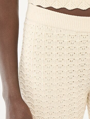 Pantalón de croché acampanado