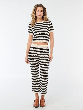 Pantalón de croché acampanado