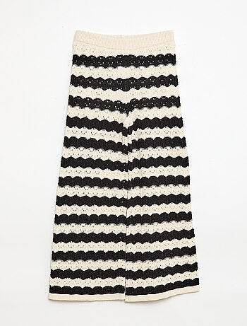 Pantalón de croché corte flare / acampanado